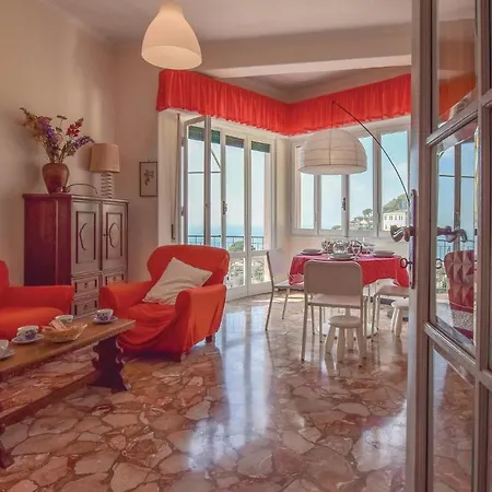 2 Bedroom Beautiful In Pieve Ligure
