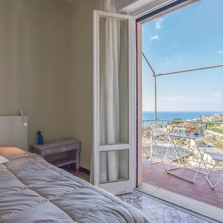 2 Bedroom Beautiful In Pieve Ligure